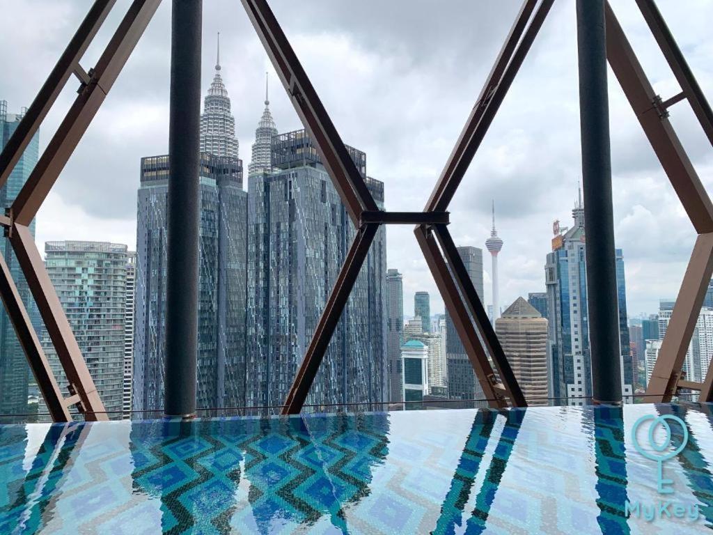 Scarletz Suites Twin Tower Klcc Kuala Lumpur By Okidoki Экстерьер фото