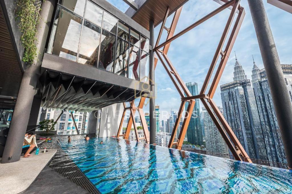 Scarletz Suites Twin Tower Klcc Kuala Lumpur By Okidoki Экстерьер фото