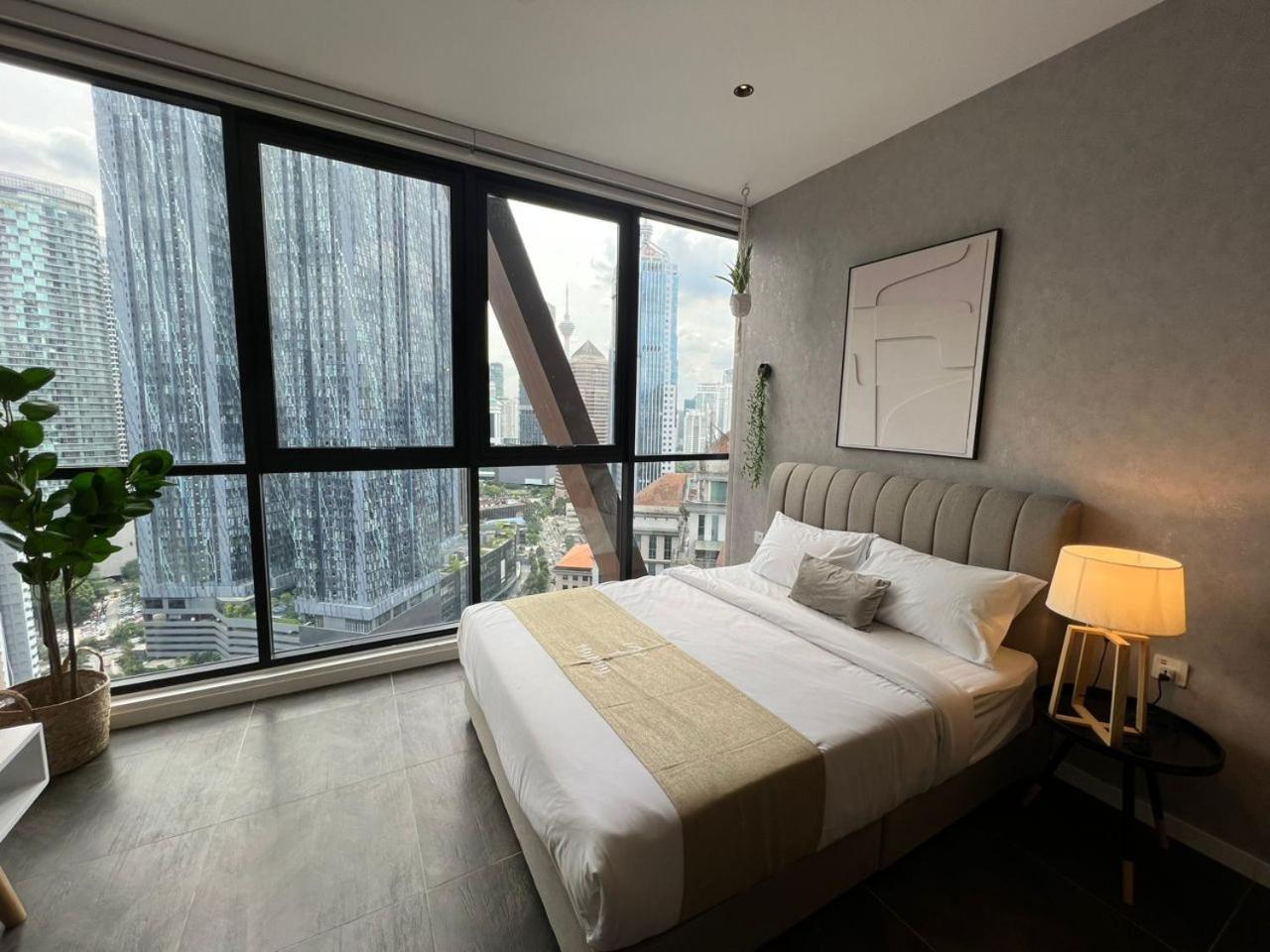 Scarletz Suites Twin Tower Klcc Kuala Lumpur By Okidoki Экстерьер фото