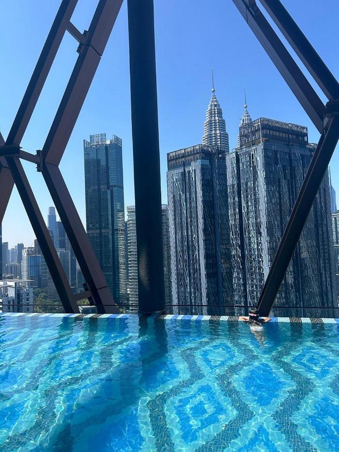 Scarletz Suites Twin Tower Klcc Kuala Lumpur By Okidoki Экстерьер фото