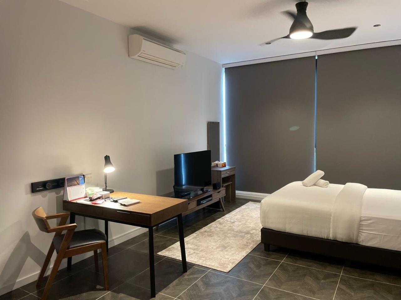 Scarletz Suites Twin Tower Klcc Kuala Lumpur By Okidoki Экстерьер фото